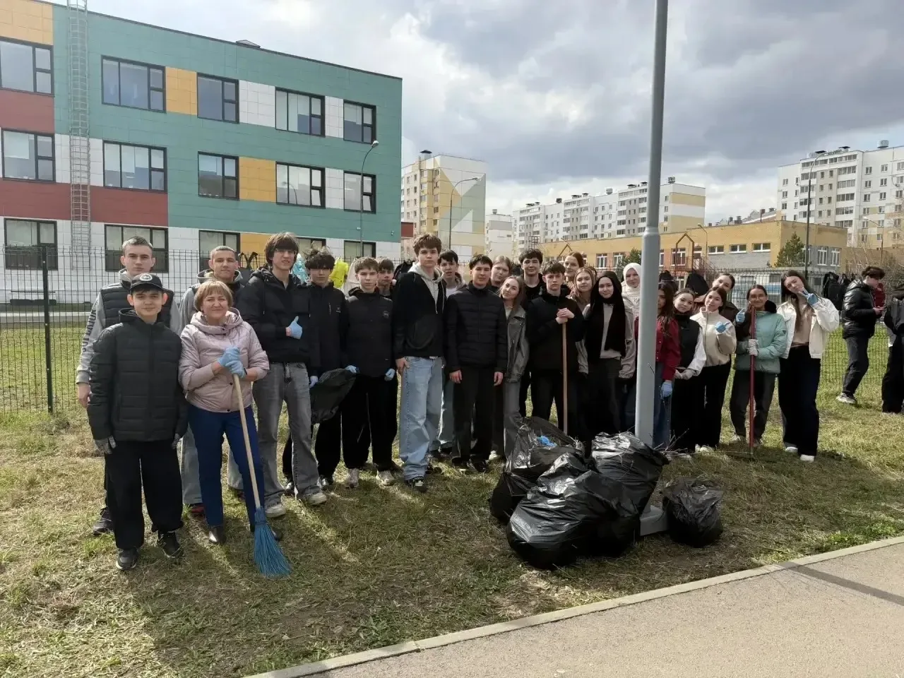 🌿 ЧИСТОТА НАЧИНАЕТСЯ С НАС! Итоги субботника в Гимназии 180 ✨

В прошлую субботу, 25 апреля, наша г