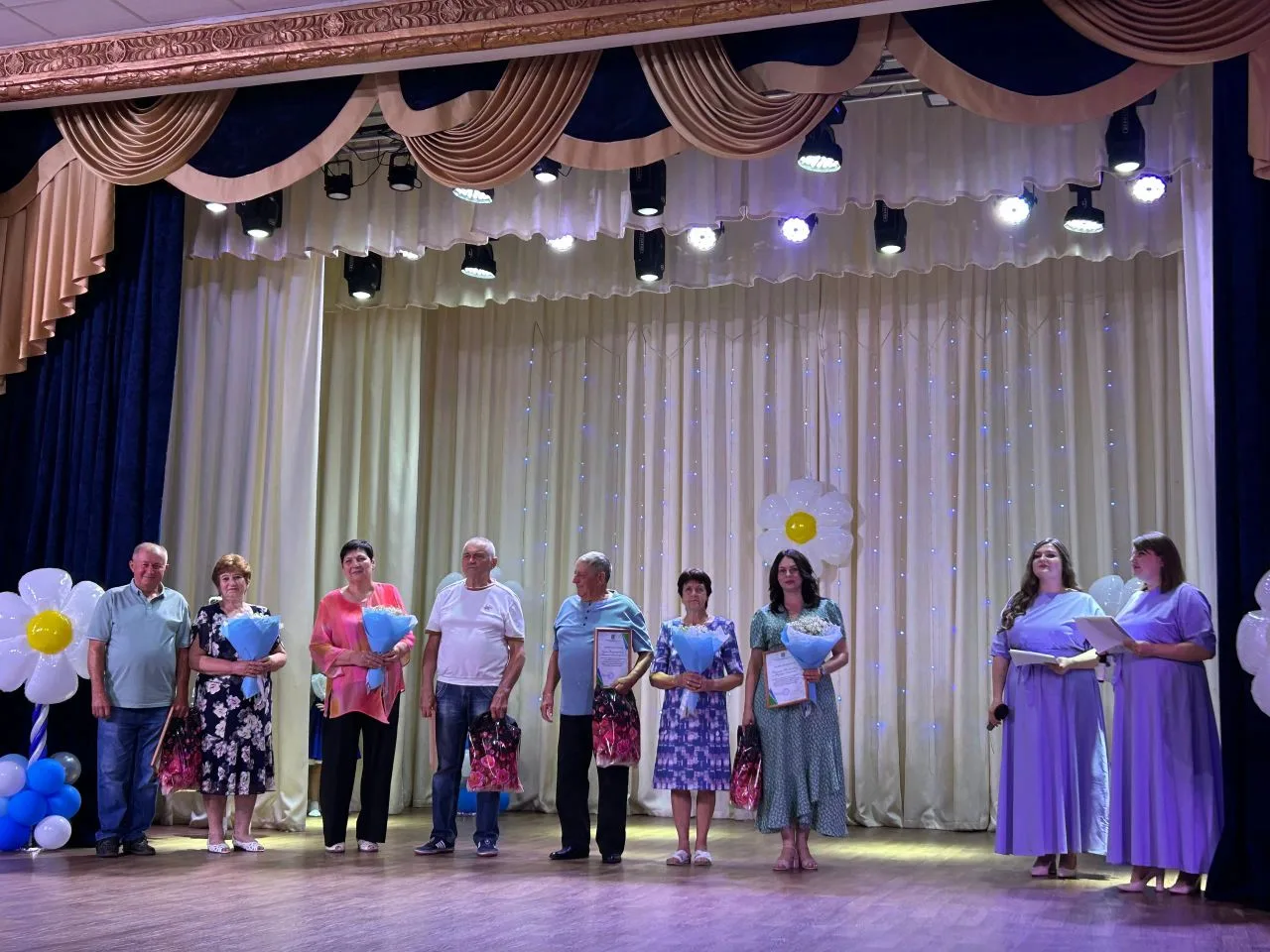 💖 ✨В минувшую субботу, 4 июля в нашем зале прошел праздничный концерт «Живёт в веках любовь и верно