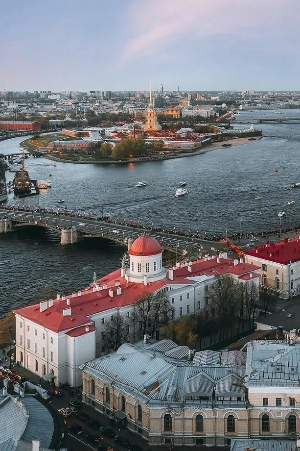🌷Погода в Санкт-Петербурге 20 марта 2026 года. Ночью облачно с прояснениями, днем переменная облачно