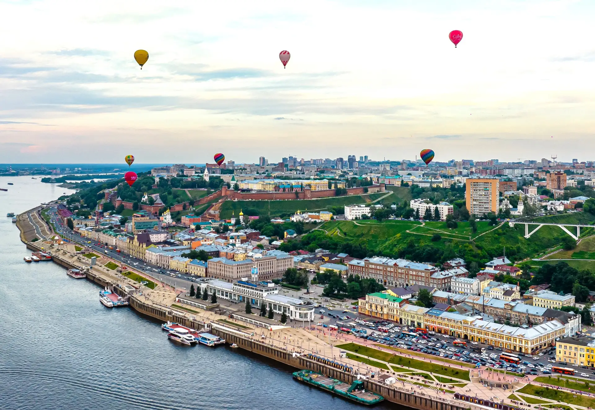 Автобусный тур в Нижний Новгород: Волга и шары 🌊🎈
⠀
Два дня в городе, где сливаются Волга и Ока, а