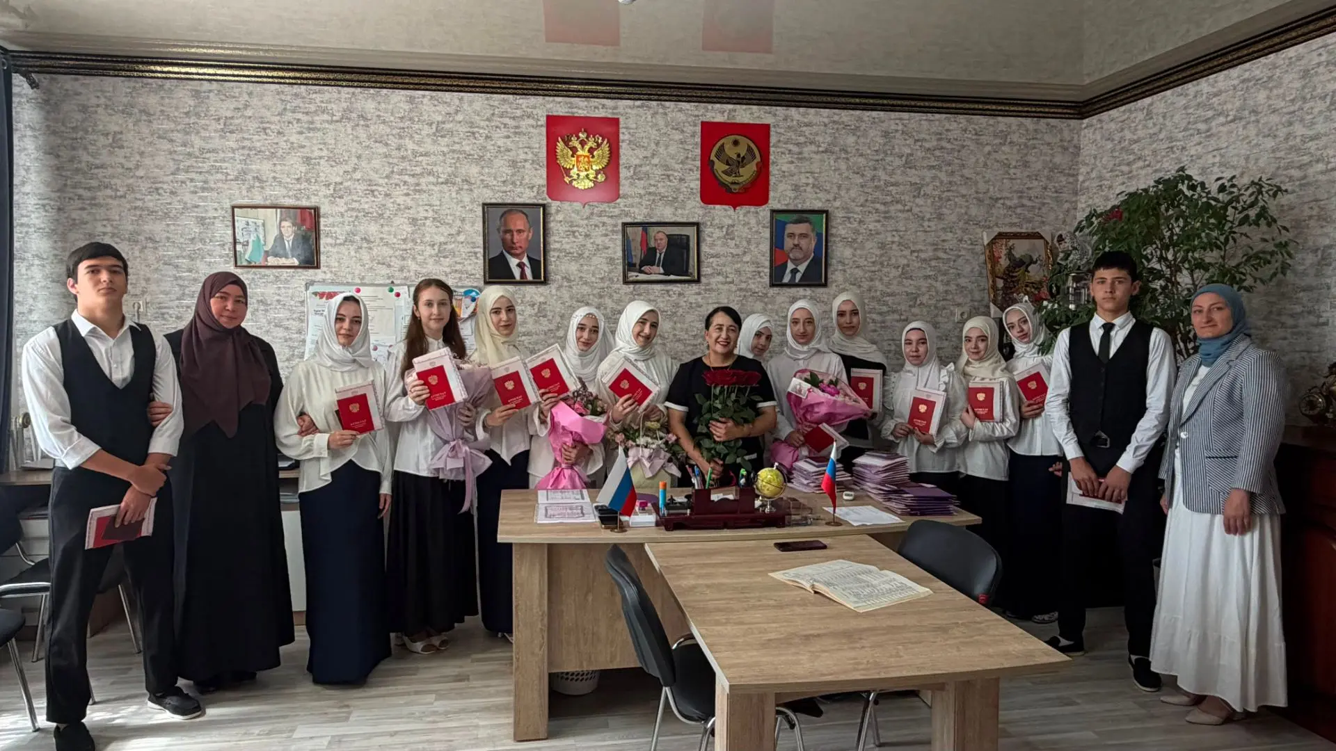 Поздравляем с заслуженным красным аттестатом! Этот документ — не просто оценка ваших  знаний, а резу