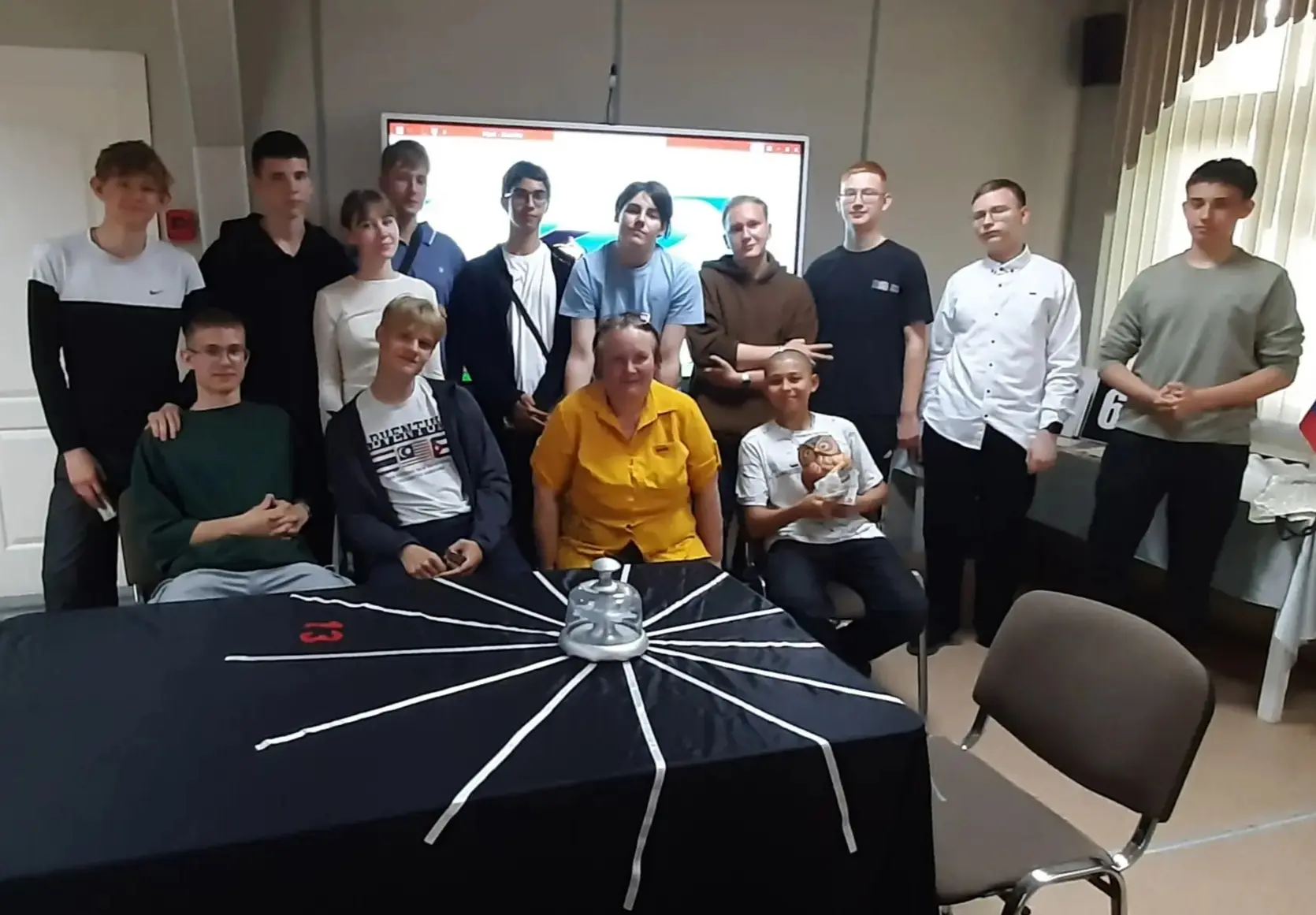 В Центре развития образования прошла завершающая игра весенней сессии "Что? Где? Когда?...
