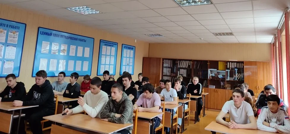 03.04.2026 г. в КЧР ГБПОО МПК «Профессионал» состоялась встреча студентов с дознавателем отделения д