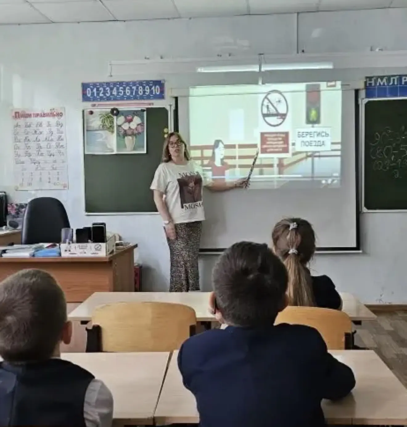 В преддверии каникул, рамках месячника безопасности в нашей школе прошли тематические акции Беседы и