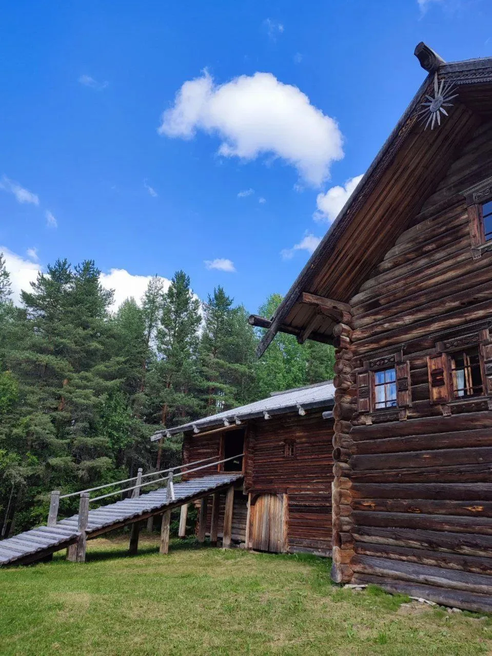 Малые Корелы - музей-заповедник деревянного зодчества под открытым небом

📍Архангельская область, д
