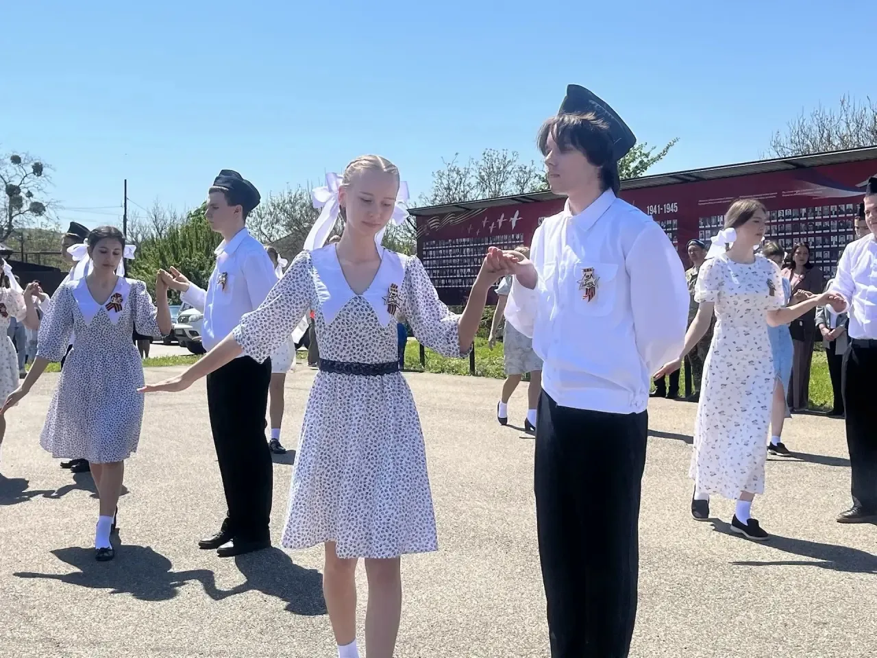 День Победы 🎖️🌟  ⭐️Обучающиеся и педагоги МБОУ «СОШ № 12» приняли участие в торжественном митинге, п