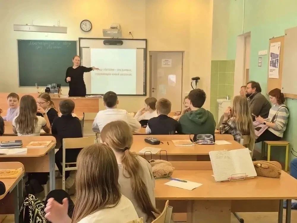 💥ТРИ КОРПУСА — ОДНА ДРУЖНАЯ ШКОЛА  Наша школьная семья открыла двери сразу в трёх корпусах — на Боль