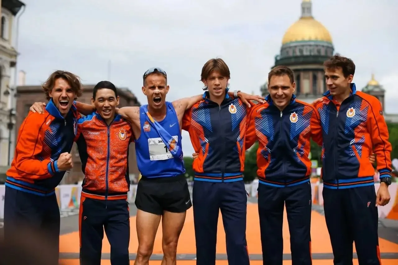 Абаканские легкоатлеты - чемпионы «Экидена» в Питере 🔥

В Санкт-Петербурге прошла престижная эстафе
