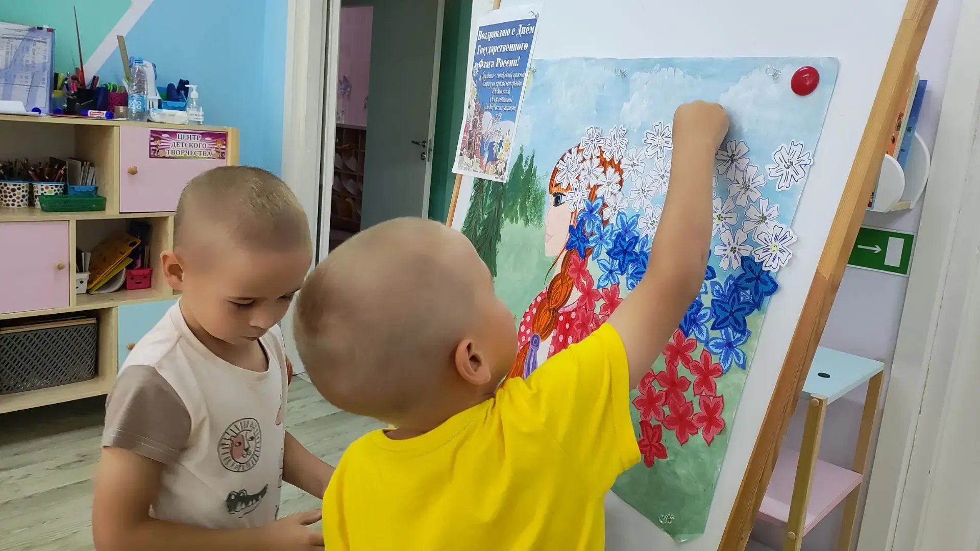 Сегодня в детском саду прошло необычное занятие. Мы решили, что День флага достоин само...
