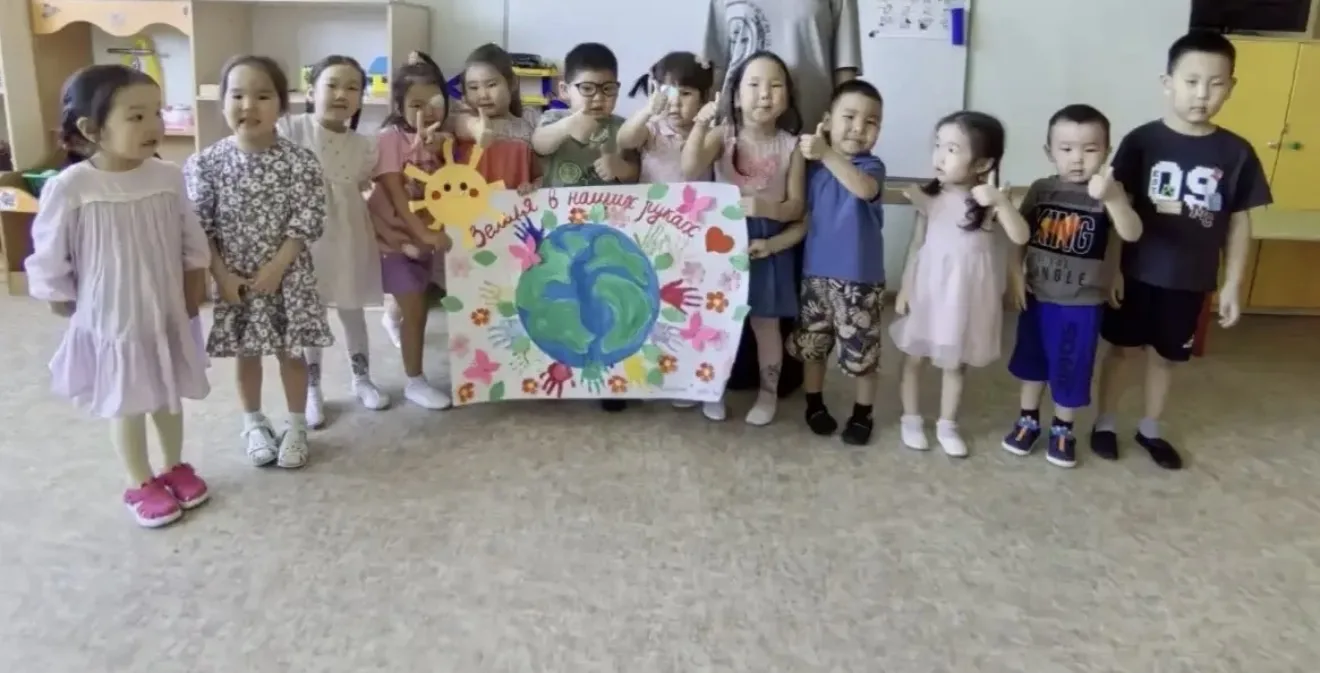 Муус устар 22 күнүгэр Сир Күнүн бэлиэтиибит! 🌍 Биһиги «Тиинчээн» бөлөхпүт Сир Күнүгэр ...