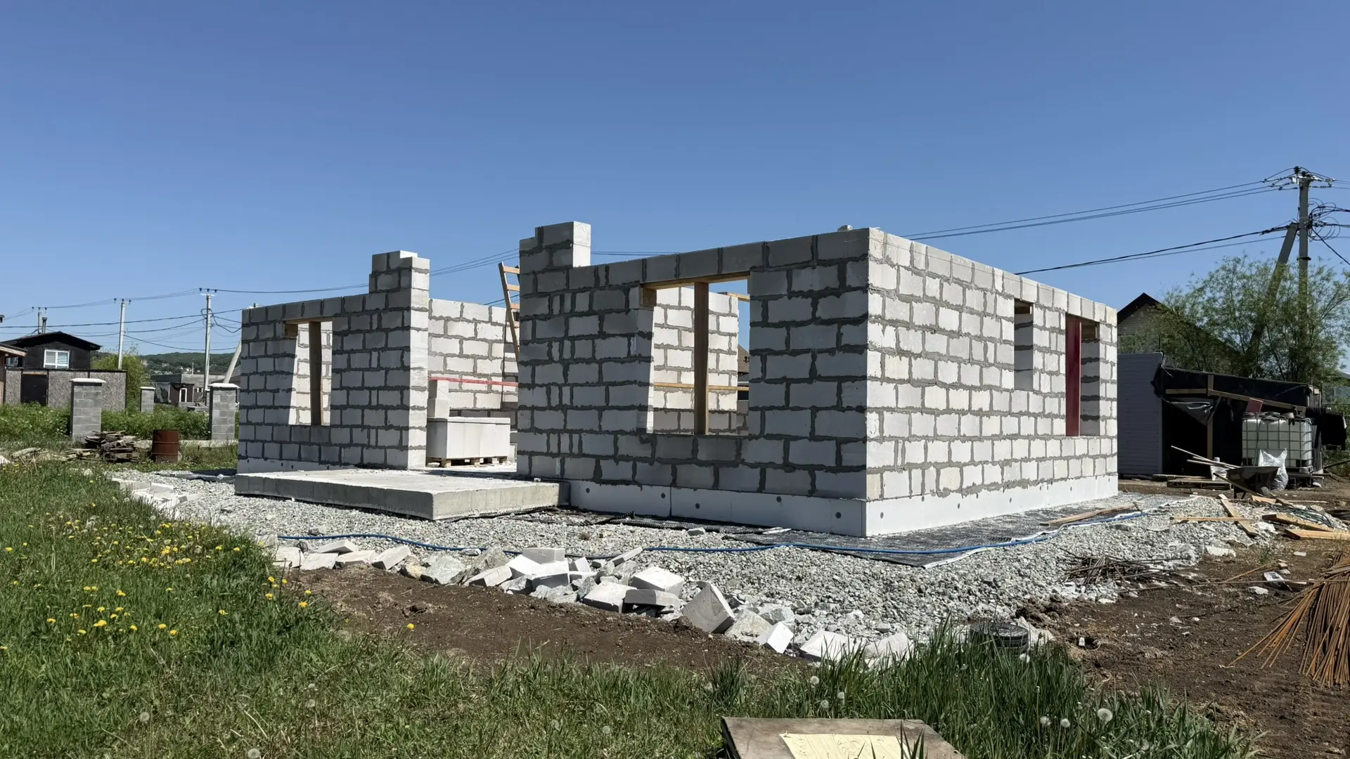 Дом из ГАЗОБЕТОНА 

Строим дом в КП Солнечный, Дальневосточная ипотека. 

Здесь будет выполнен больш