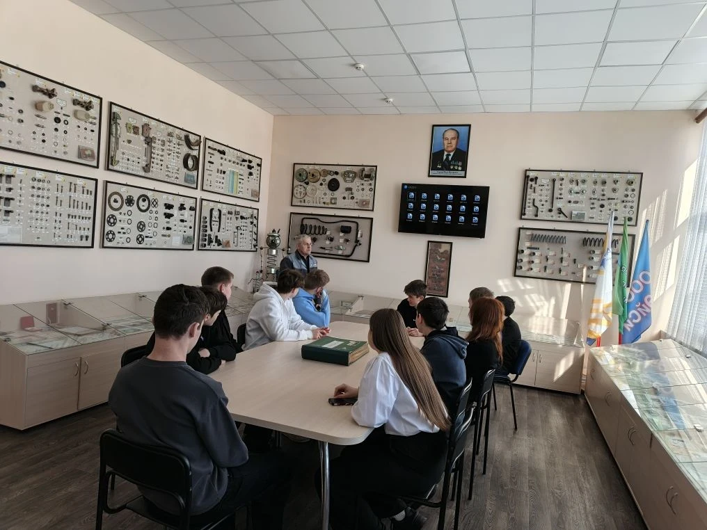 23 марта наше предприятие вновь распахнуло свои двери для юных гостей. На этот раз к на...