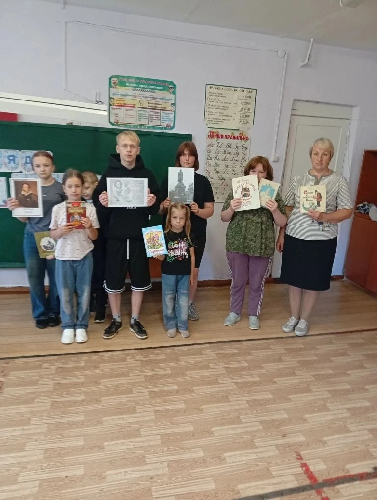 "По следам Пушкинских сказок" Ко  дню рождения А. С. Пушкина прошел спортивный КВН.