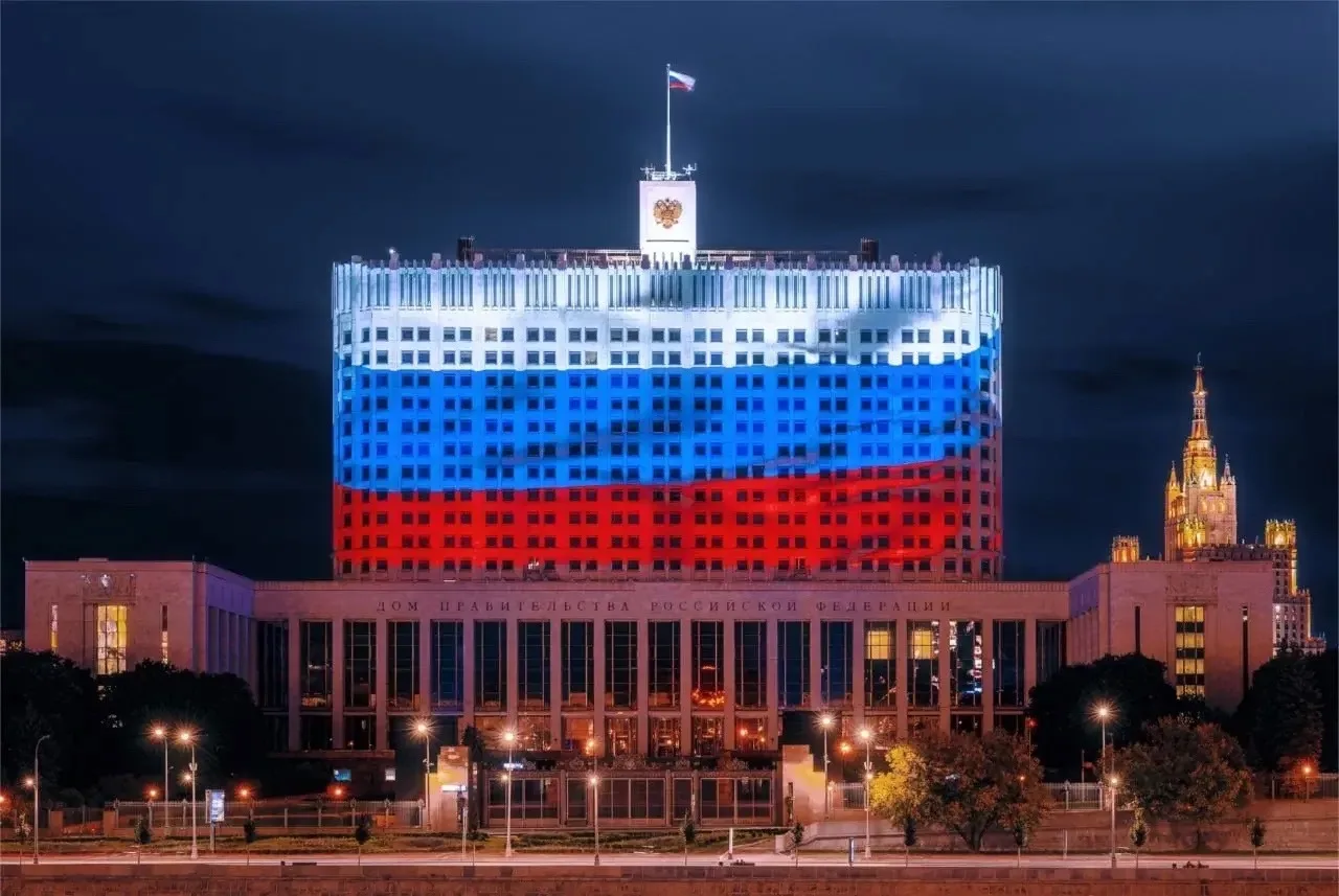 Пенсии и МРОТ повысят, а на поддержку семей направят более 10 трлн рублей — правительст...