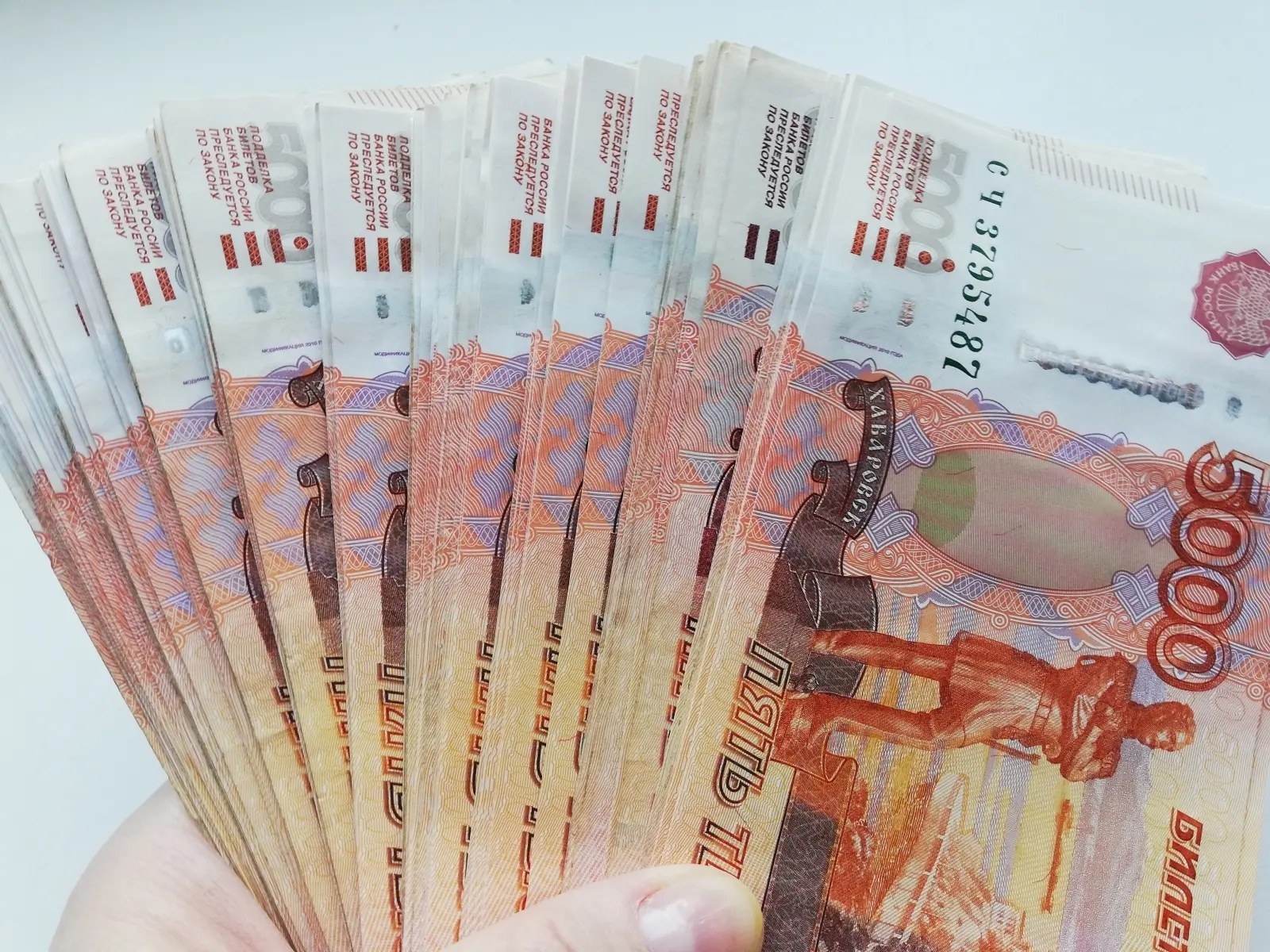 После романтического свидания югорчанин лишился 783 тысяч рублей