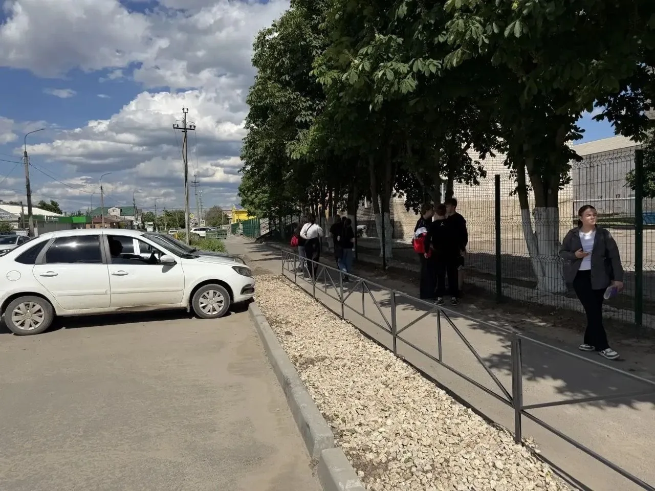 Устройство парковочной зоны по улице Гоголя у здания Михайловского профессионально-педагогического к