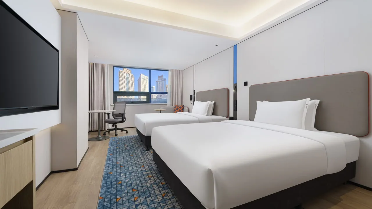 🌟 ГОРЯЧАЯ НОВОСТЬ: Обновленный Holiday Inn Express в Даляне! 🌟