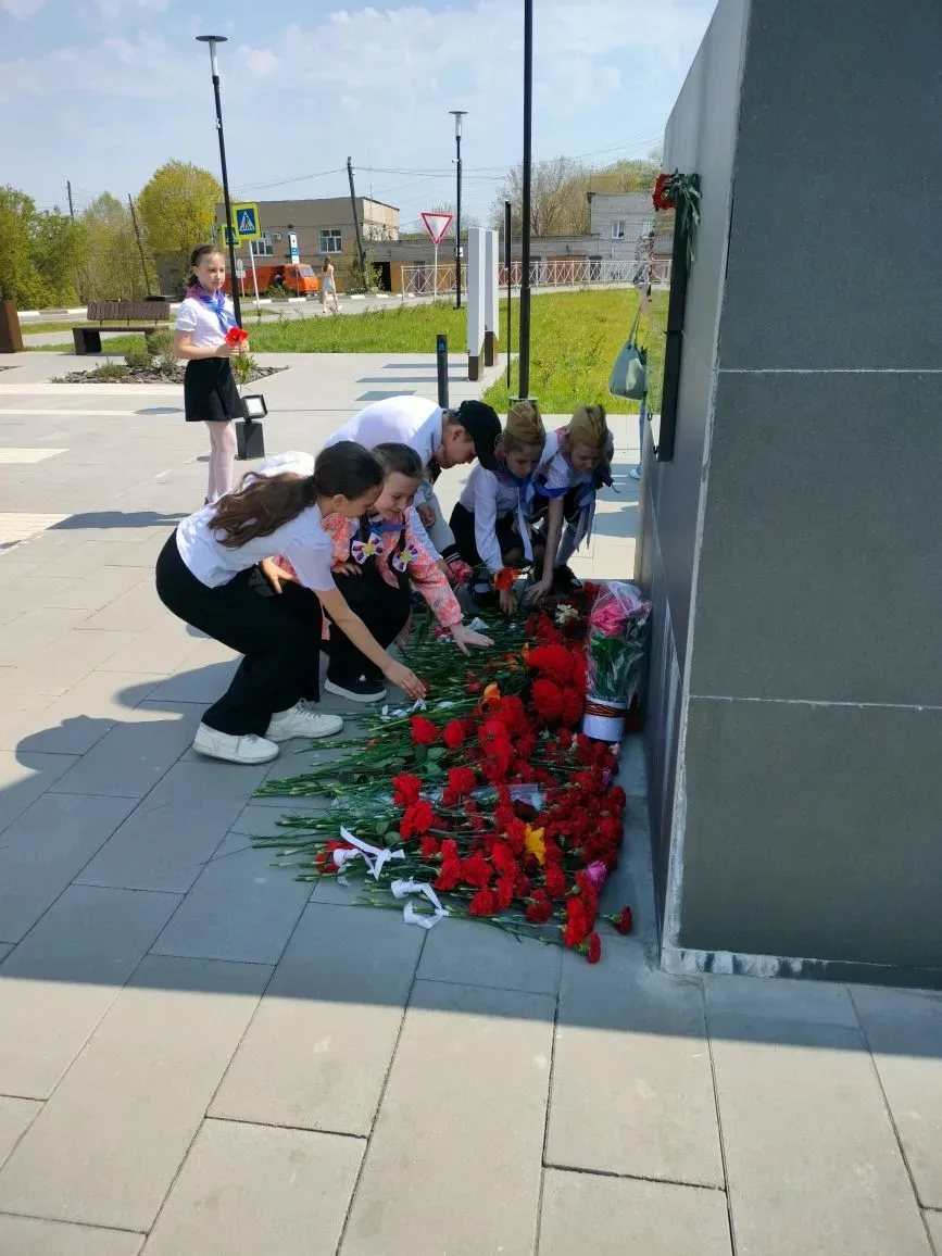 В преддверии праздника Победы, 9 мая, в нашей школе прошла трогательная акция «Красная гвоздика» 🌺  
