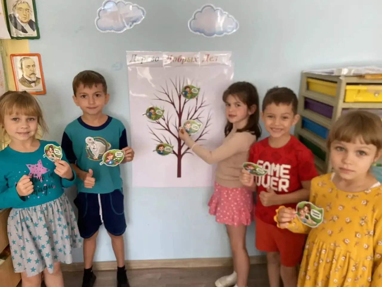 🍂 Сегодня утром в подготовительной к школе группе «Ежевички» появилось необычное дерев...