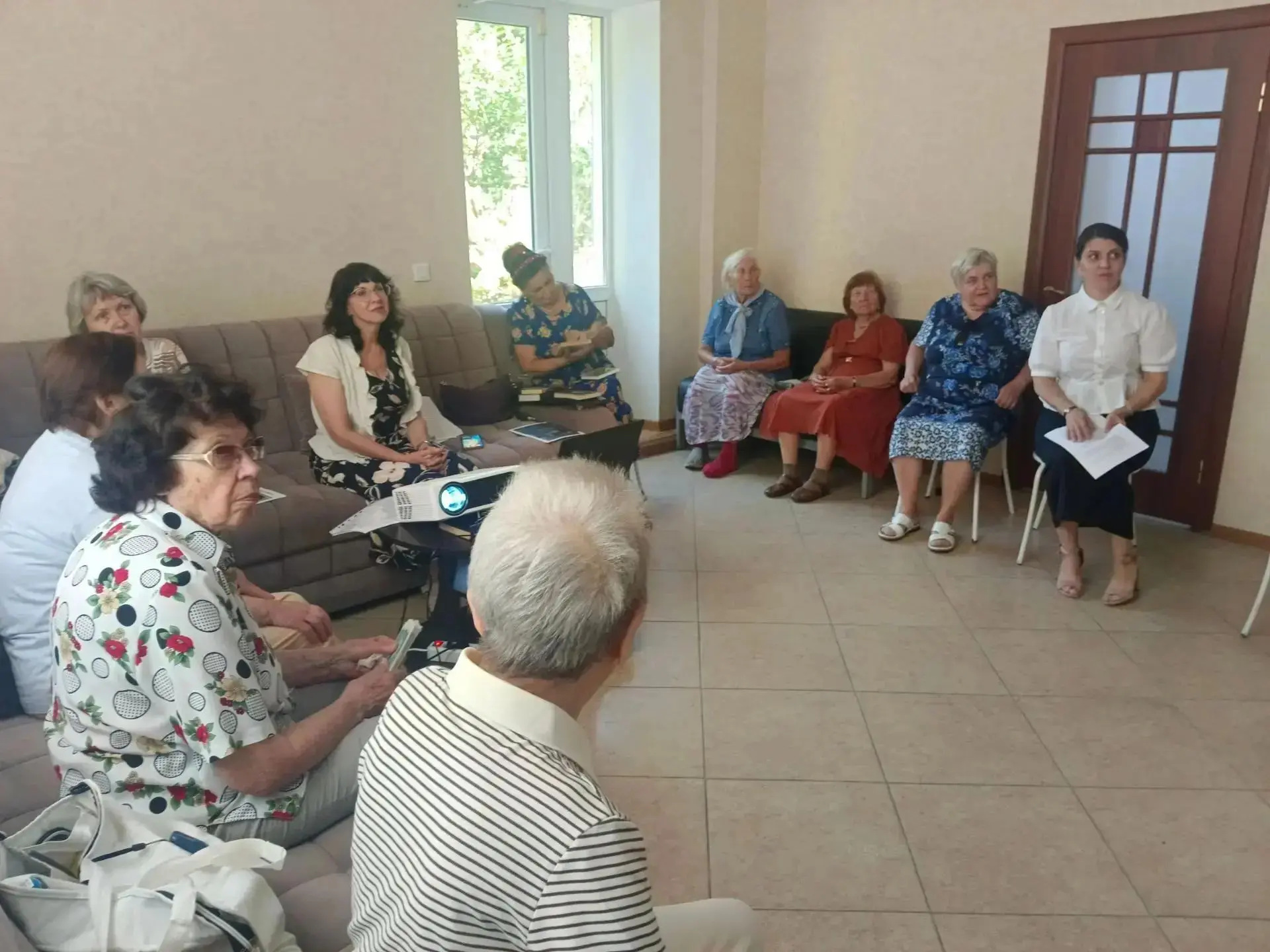 Ко дню рождения знаменитого писателя, талантливого актера театра и кино, постановщика, ...