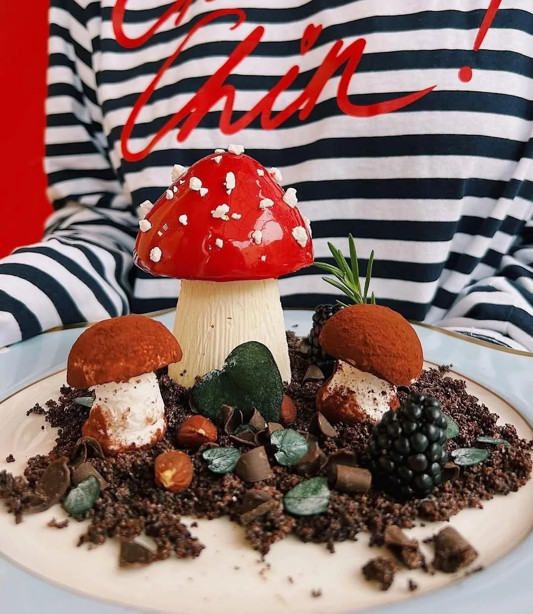 🍄 Популярнейшая сеть OMG Coffee украсила этой осенью свои кофейни яркими мухоморами