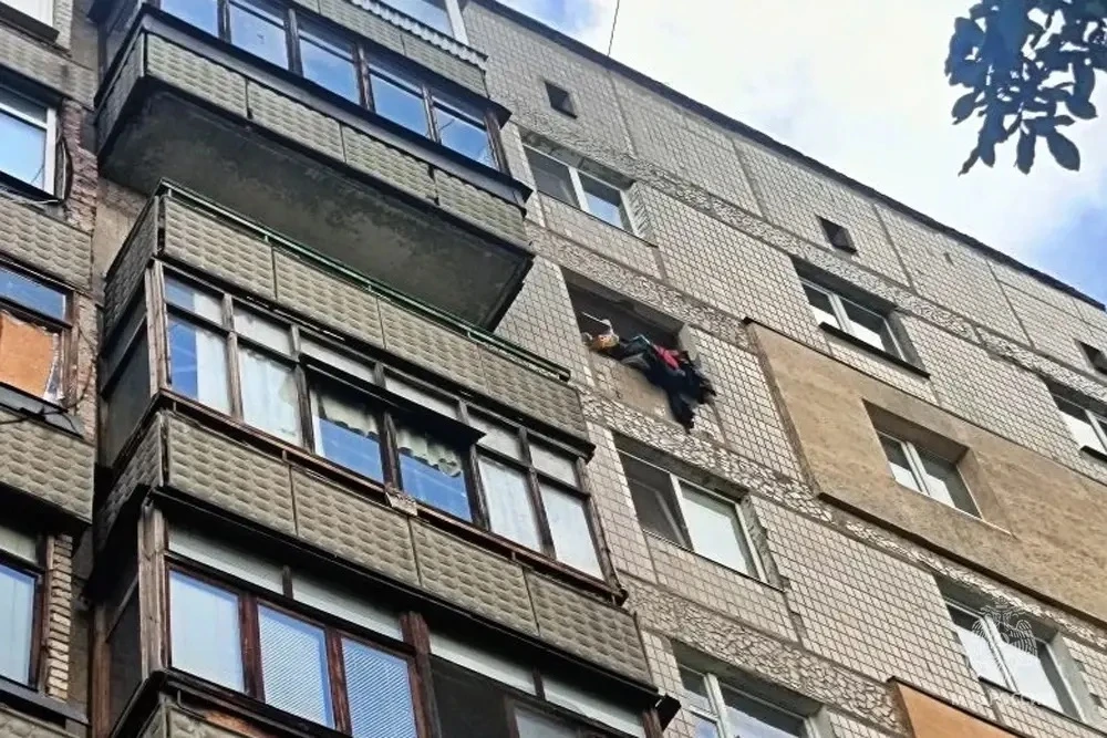 Сотрудники МЧС России работали на месте происшествия в Донецке 

Ранним утром в Киевском районе в од