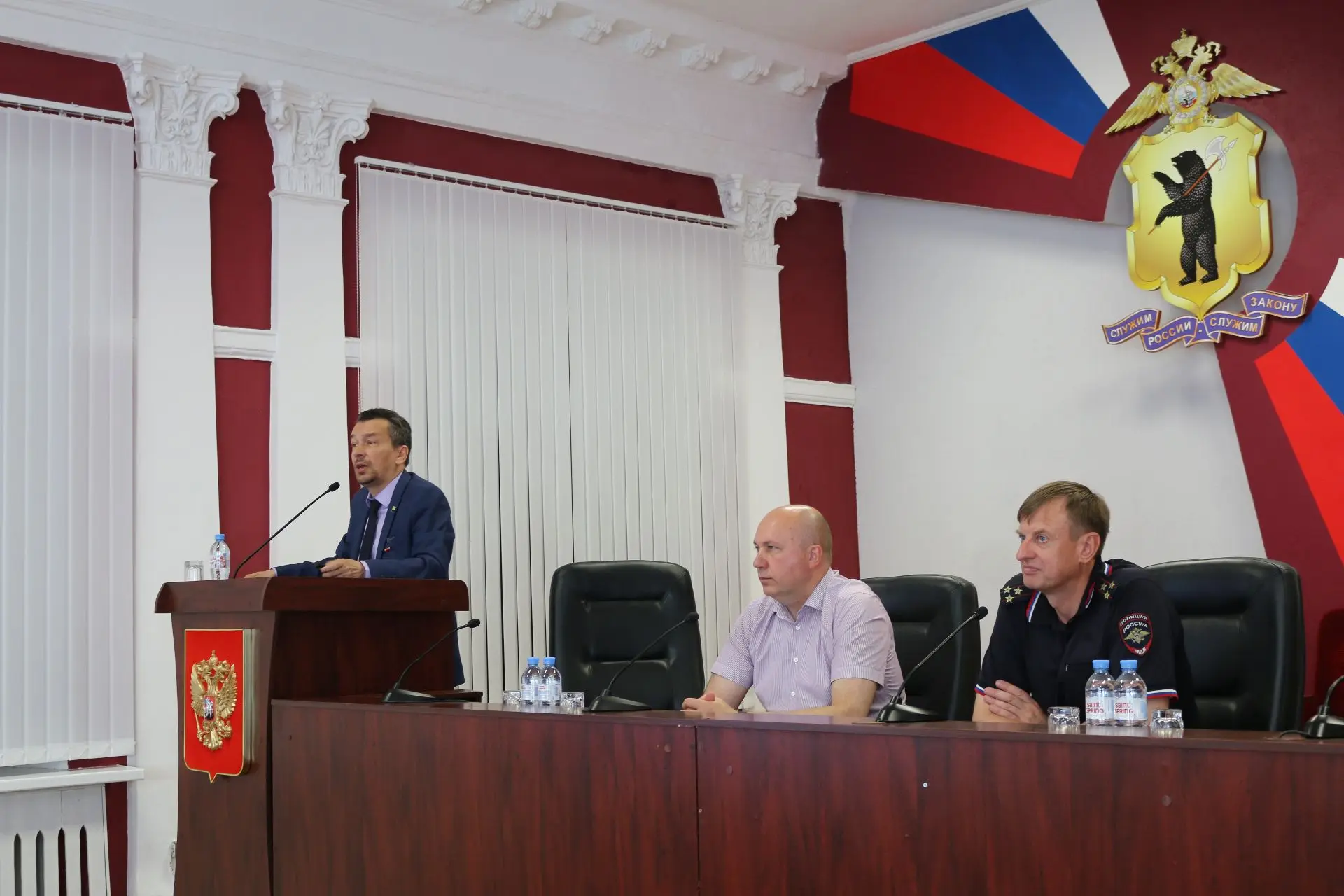 🇷🇺В преддверии Дня России член Общественного совета при региональном УМВД выступил перед правоохра