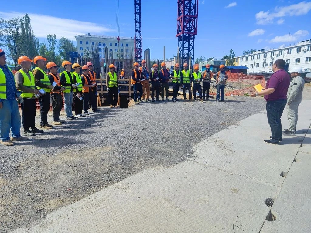 В Мариуполе продолжаются профилактические встречи с трудовыми мигрантами  Их в рамках курса лекций «