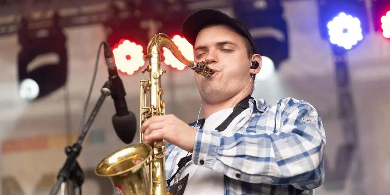 🎷Джазовые концерты пройдут в Филимонковском районе
 
Музыкальные программы, посвященные Дню семьи, 