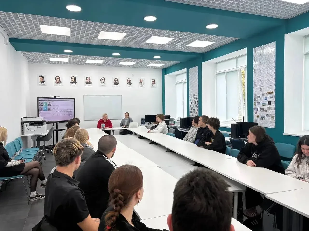 🎓Студенты кафедры туризма приняли участие в вебинаре, посвященном развитию научно-популярного туризм