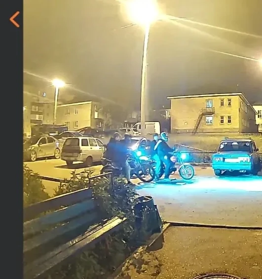 Зачем вы надеваете шлем , если там не чего спасать .
Время 00:49

Автор: Светлана Бакирова

✅Подписа