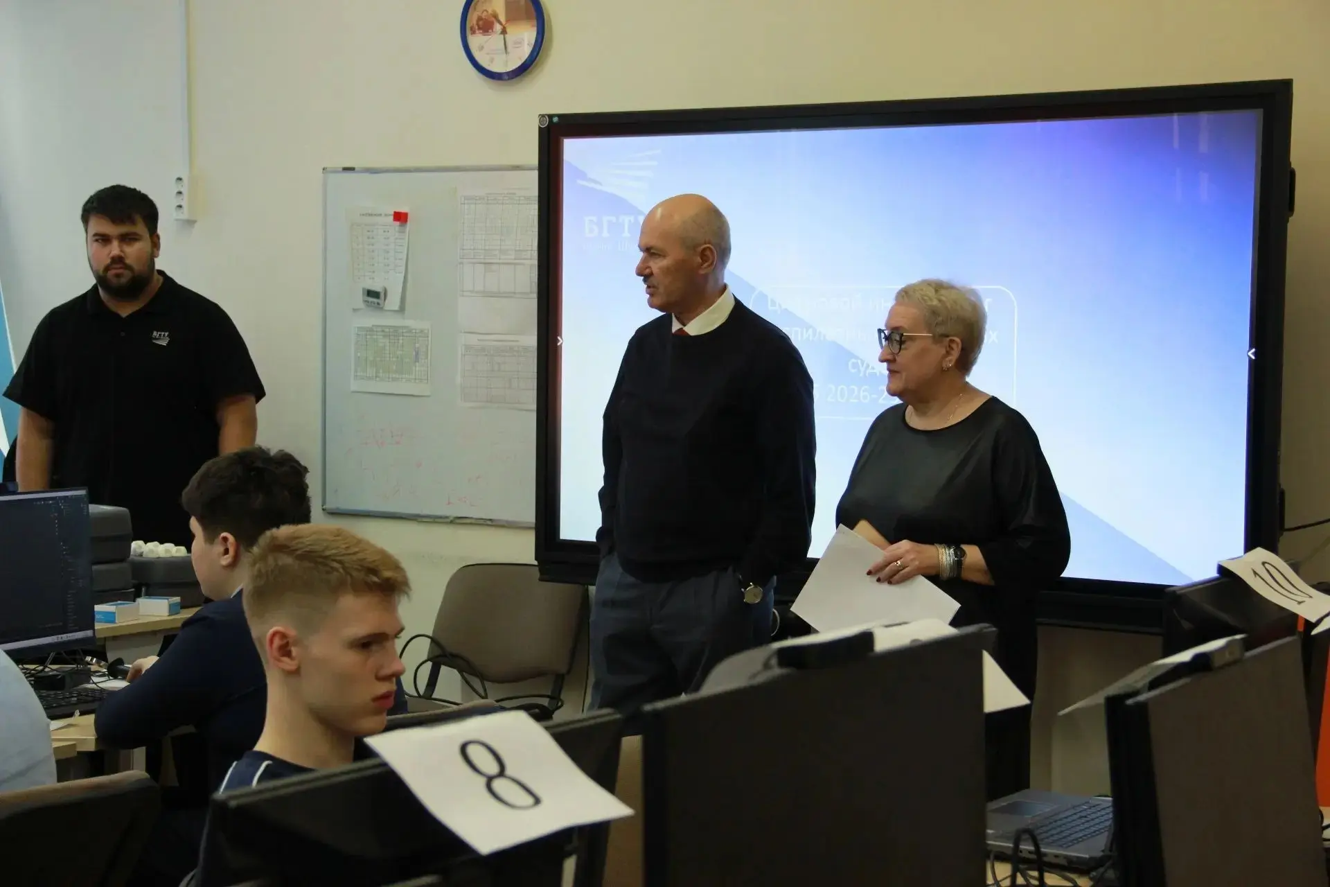 🚀 Крутая новость из московской школы №2086: к ребятам заглянул почётный гость - сам ре...