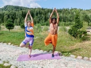 🌲 Туда, где горы задают ритм, а воздух учит дышать свободно.