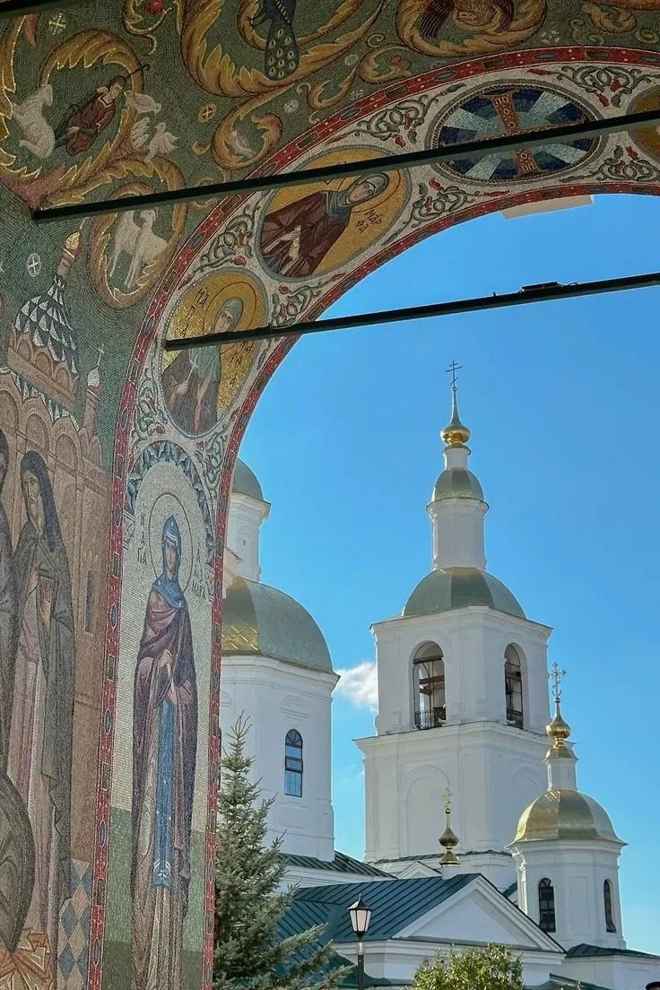 Не ищи в своих скорбях утешения у людей, и получишь утешение от Бога.