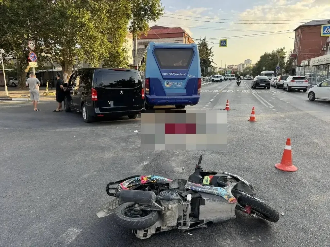 🏍️ Автобус насмерть сбил мопедиста в Геленджике.