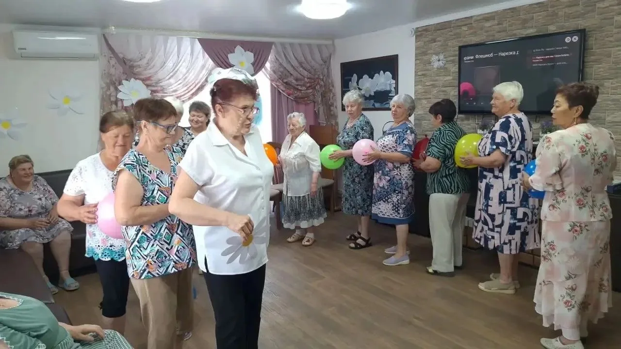 Ромашковое настроение и мудрость любви: как прошёл День семьи в Александровском центре ...