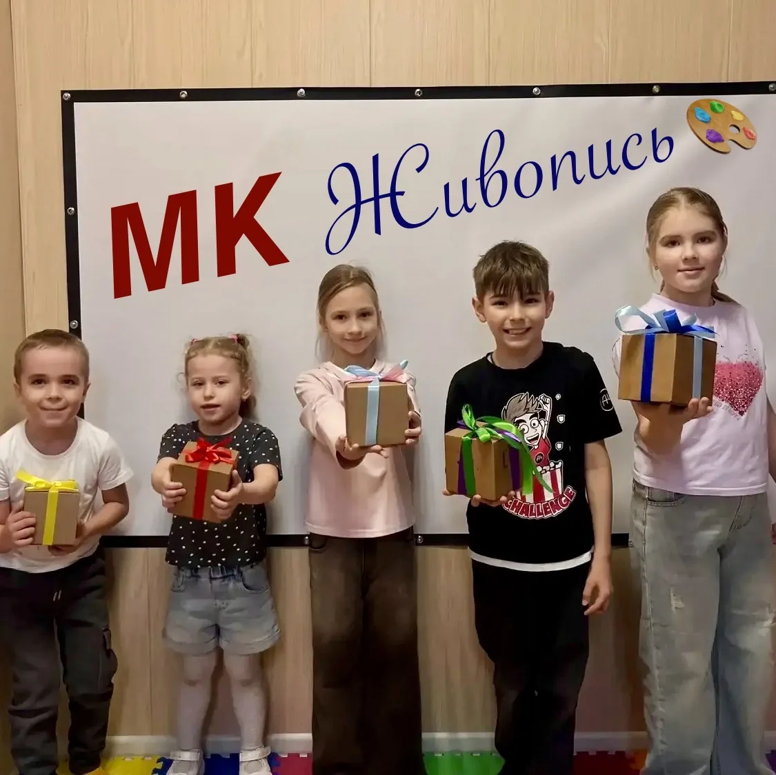 ✨Волшебство творчества: Мастер-класс по росписи шкатулок в нашем Детском центре!✨