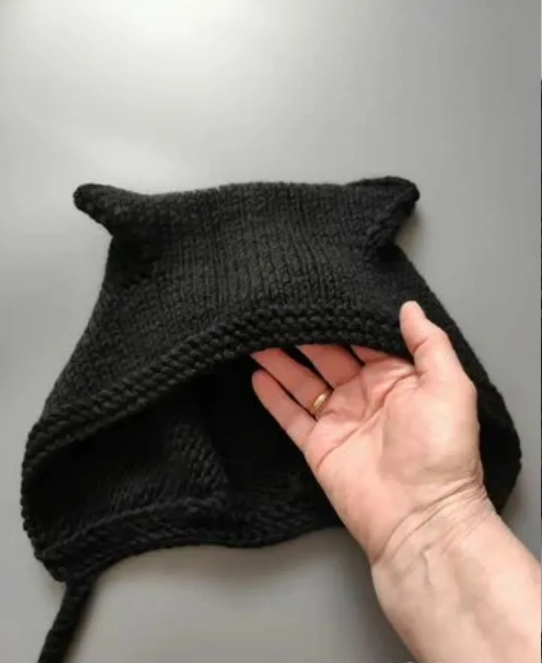 Продается шапка с ушками коточепчик ручная вязка.