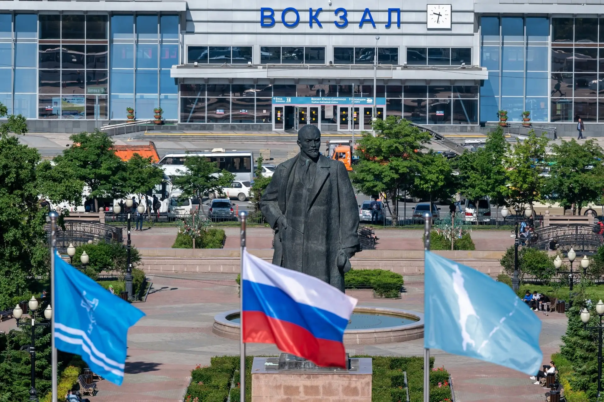 Ленин
Автор: 📸 Сергей Красноухов

 Подпишись на Южно-Сахалинск📲