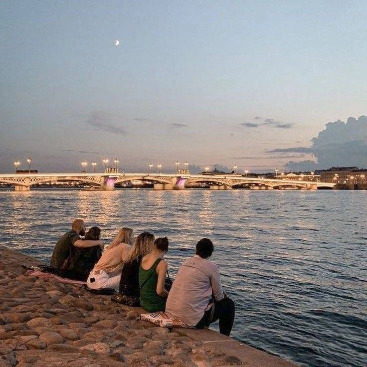 Петербуржцы из одного района должны держаться вместе! 🫂

Каждый день публикуем главные новости! Выб