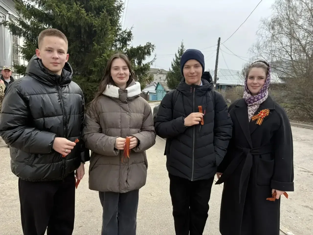 🕊️ Георгиевская ленточка — символ памяти, гордости и благодарности 🎗️  На этой неделе наша школа при