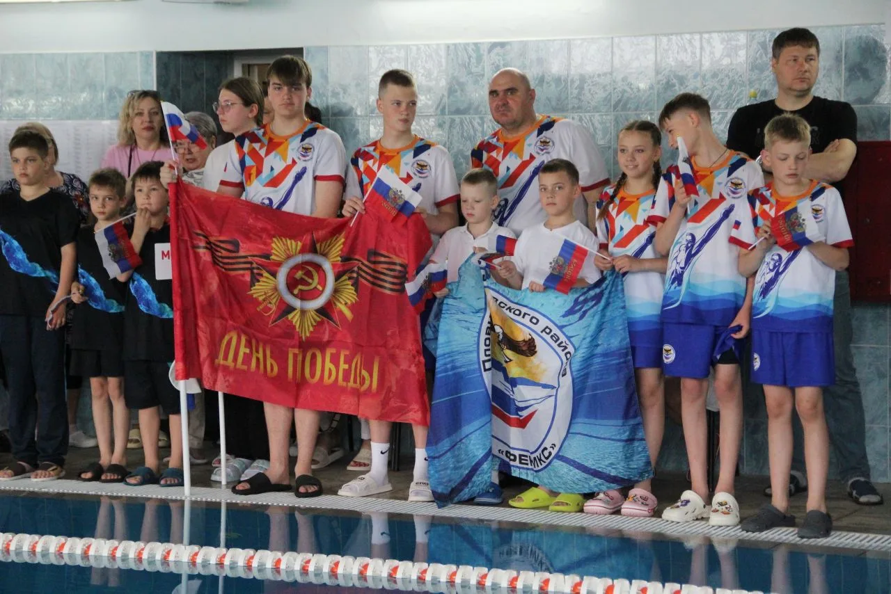 🏊‍♂️ «МЫ - НАСЛЕДНИКИ ПОБЕДЫ!»: воспитанники секции плавания достойно представили Ради...