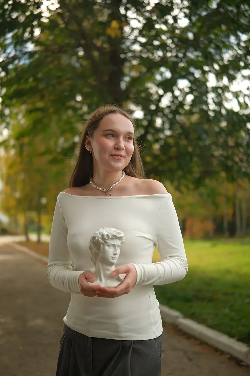 Самые яркие выпускники 2026! Часть 2
ВЕРА ЗИМИНА — ИСКУССТВО И ИНТЕЛЛЕКТ !
Сегодня мы расскажем о че