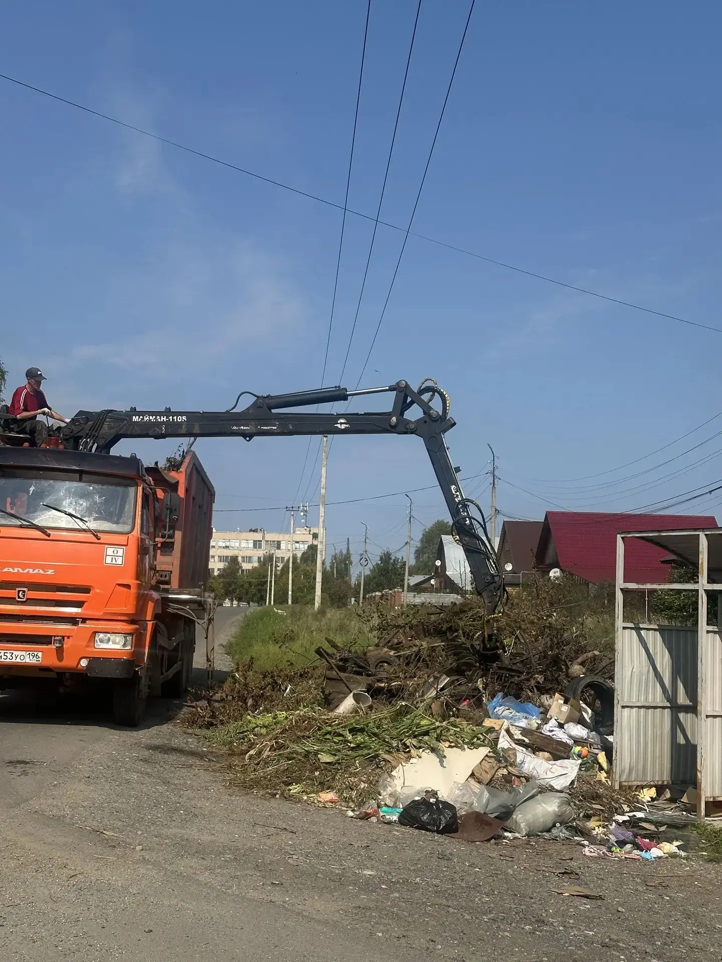 Сегодня "СПЕЦАВТОБАЗА" приступила к вывозу крупногабаритного мусора с мест накопления Т...