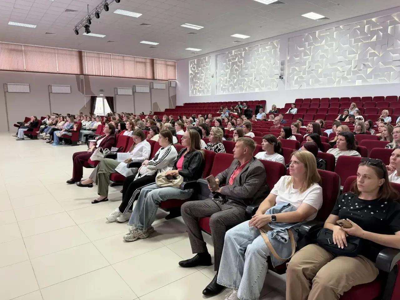 4 сентября в школе № 62 состоялось родительское собрание для родителей учеников 3 и 4 к...