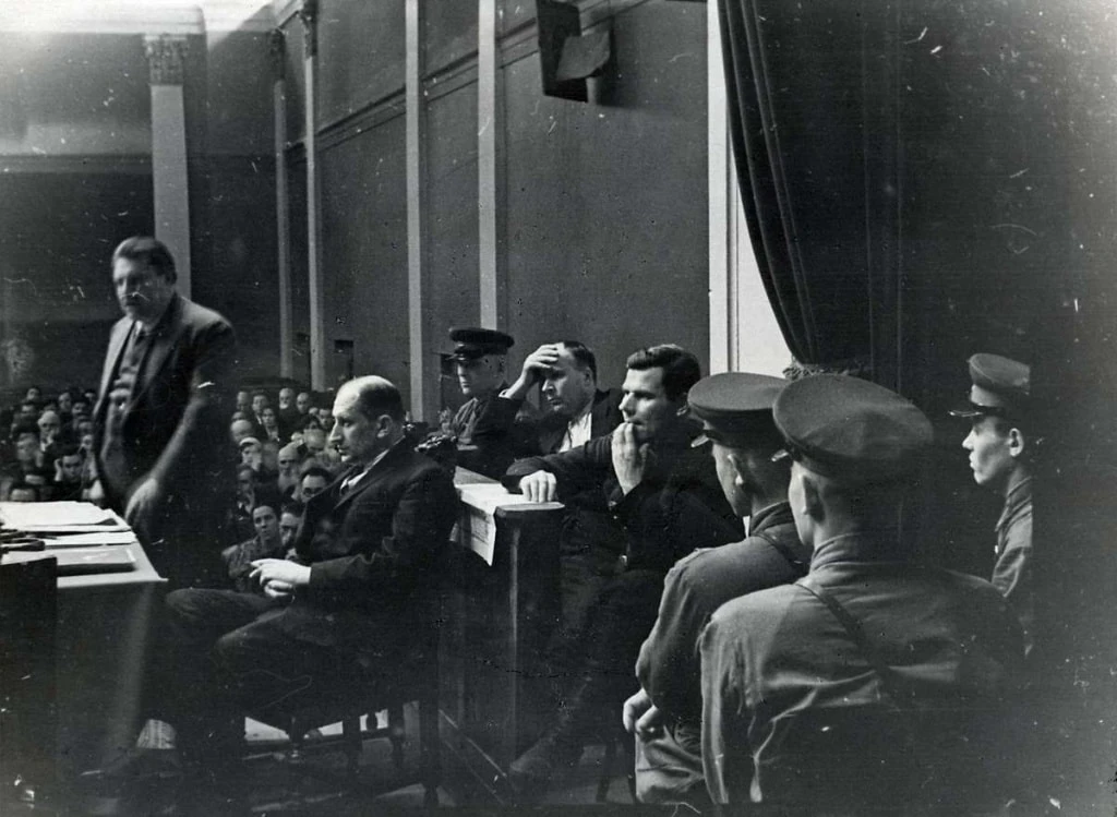 Ночь на 25 августа 1936 года, 90 лет назад, легла на Москву не бархатом, а тяжелым, пыл...
