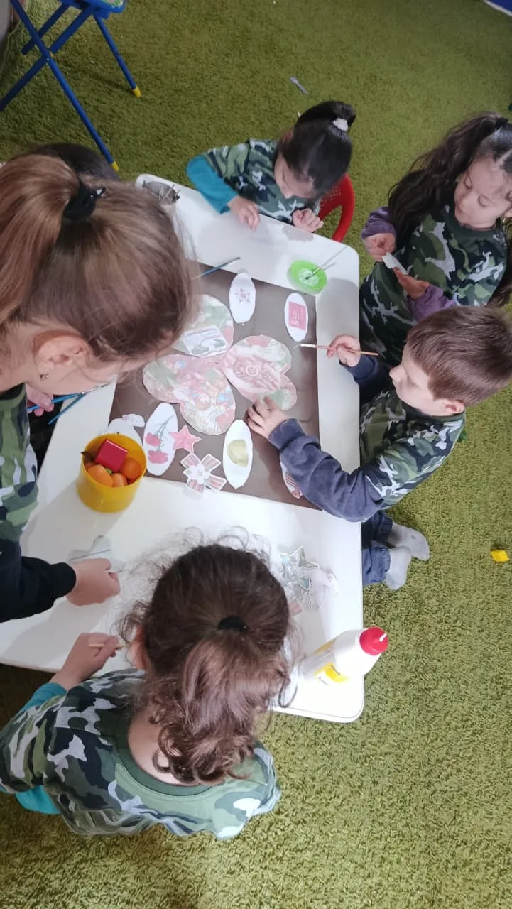 С Днём Победы! Желаю вам мира, крепкого здоровья и душевного спокойствия. Пусть память ...