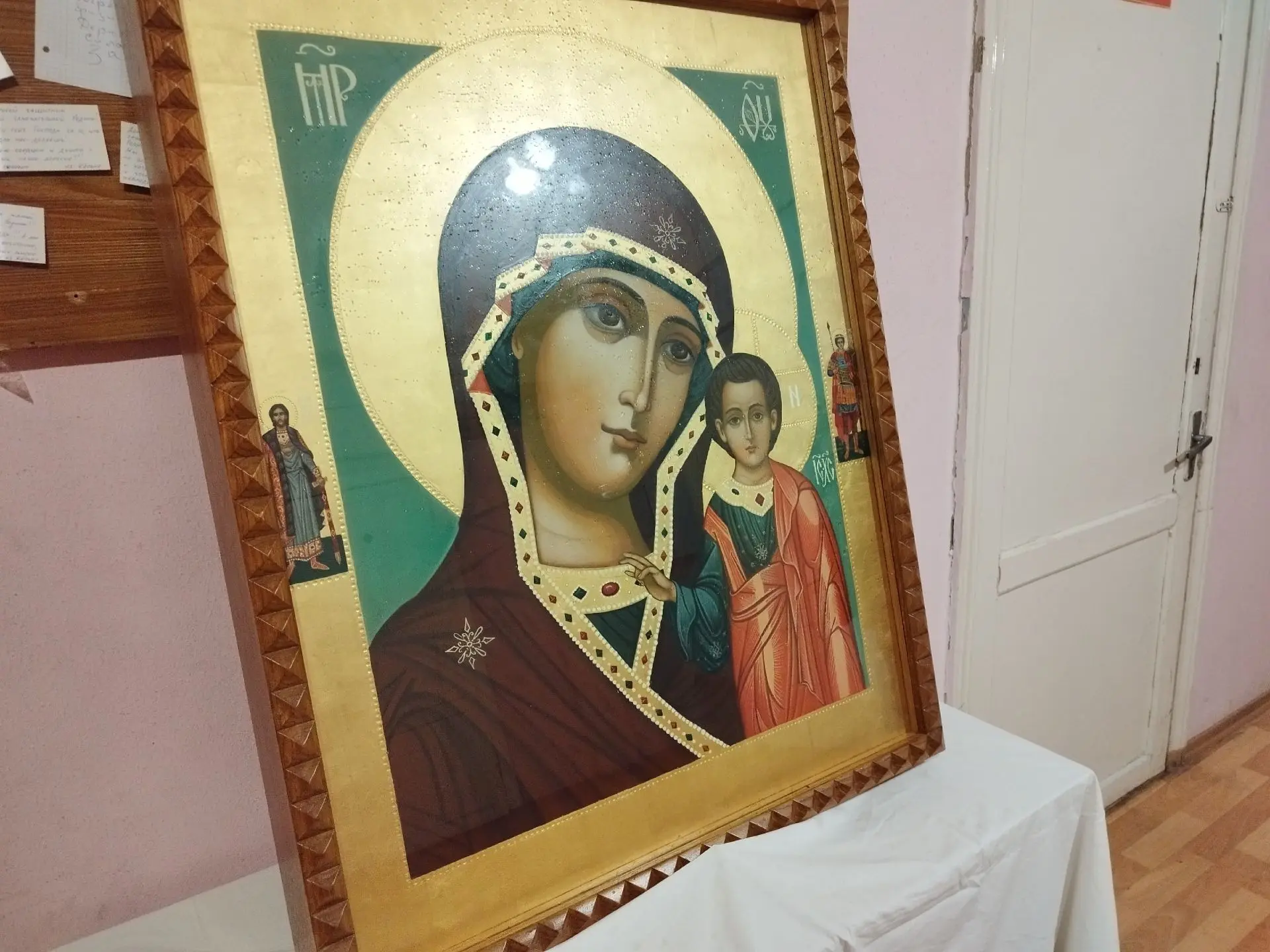 С праздником Казанской иконы Божией Матери! Покро́ва Богородицы вашим семьям, дорогие друзья, нашим 