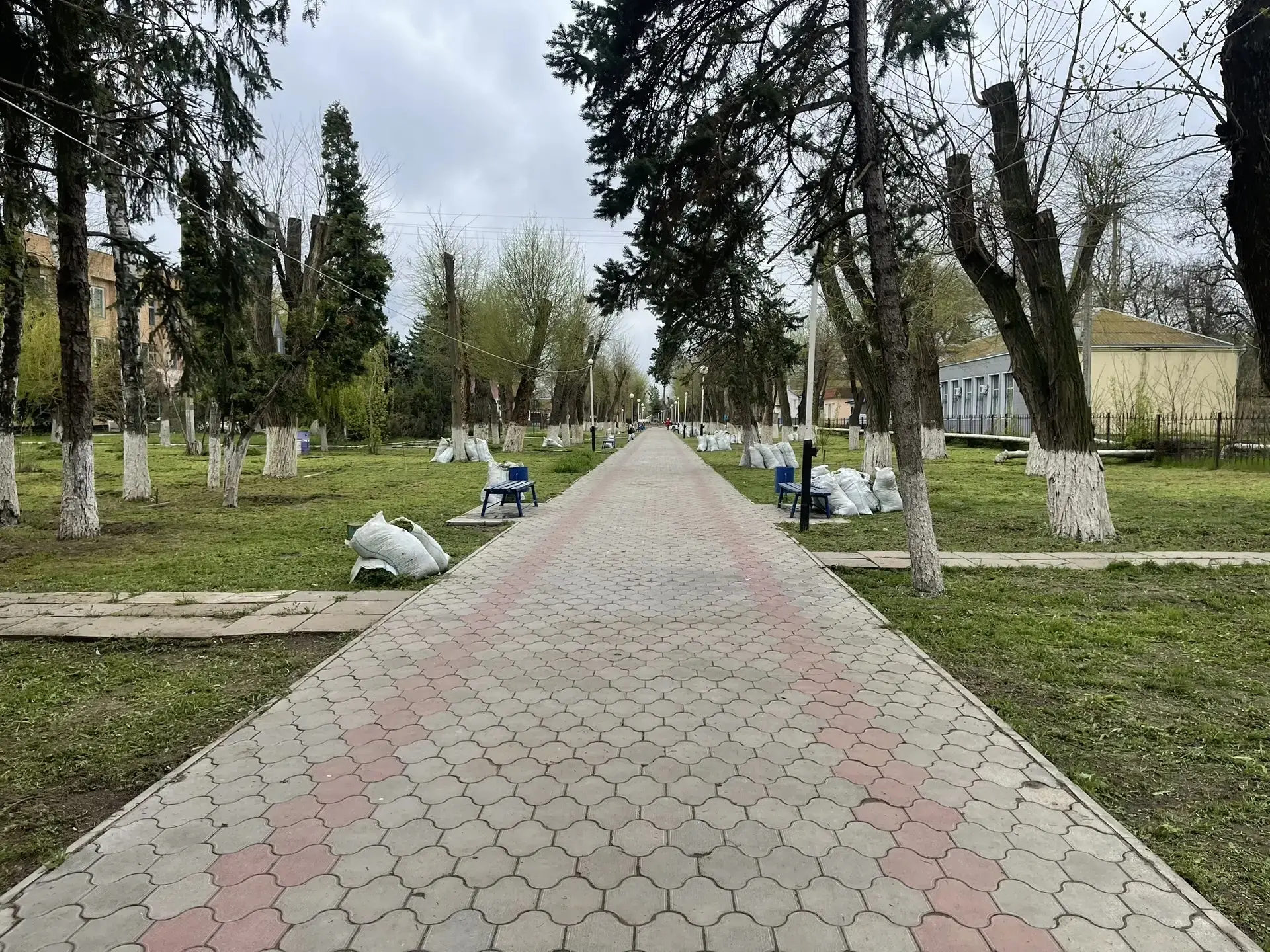 Апрель — традиционное время наведения чистоты и порядка, а "субботники" — добрая традиц...