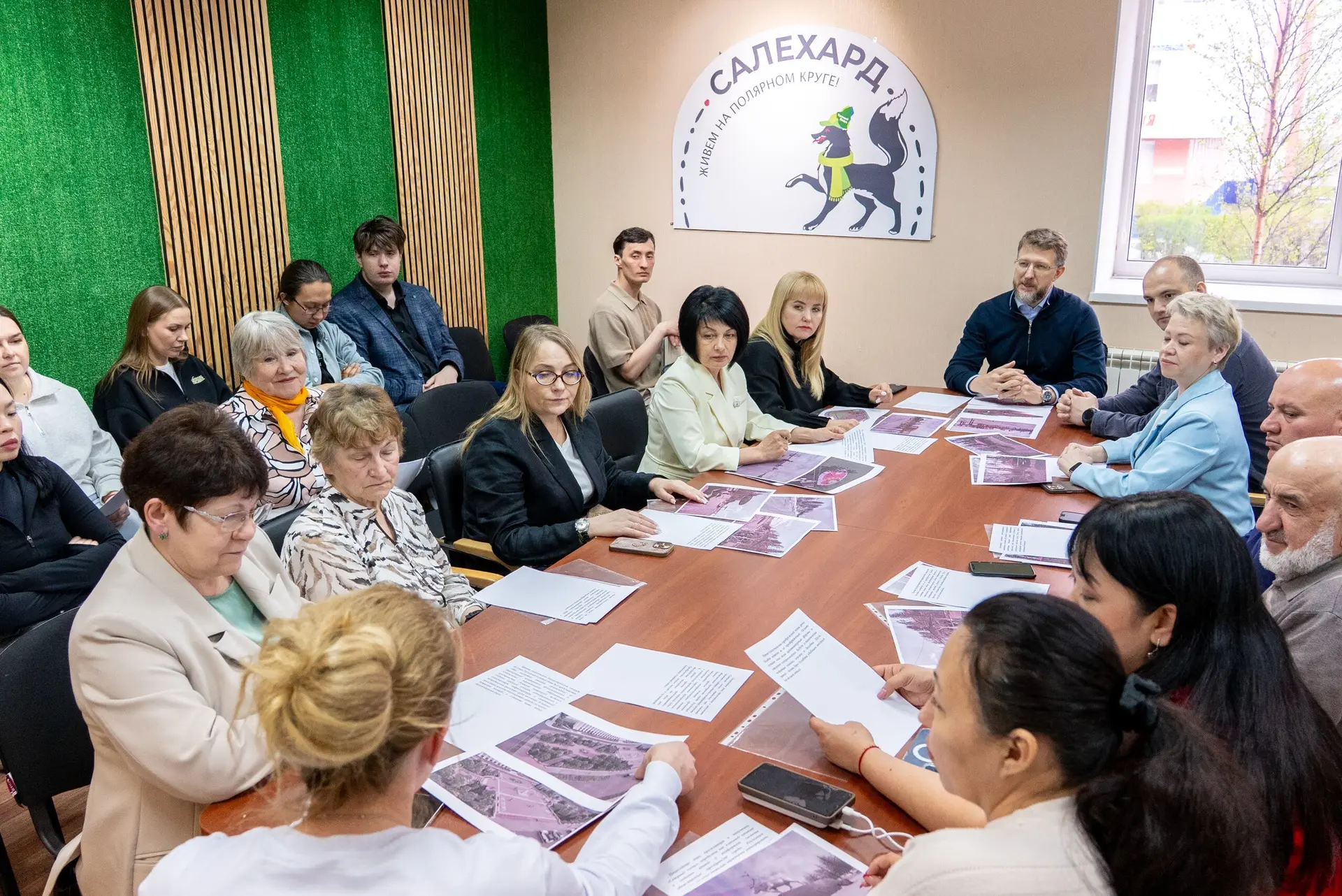 Жители определяют будущее Салехарда

Депутаты Думы города приняли участие во встрече с депутатом Гос